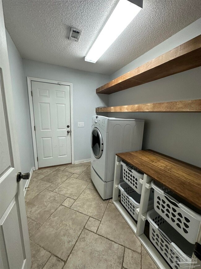 Building Photo - 3321 Tiller Ct