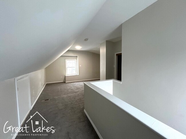 Building Photo - Lovely 3 Bedroom 2 Bathroom now available for rent!