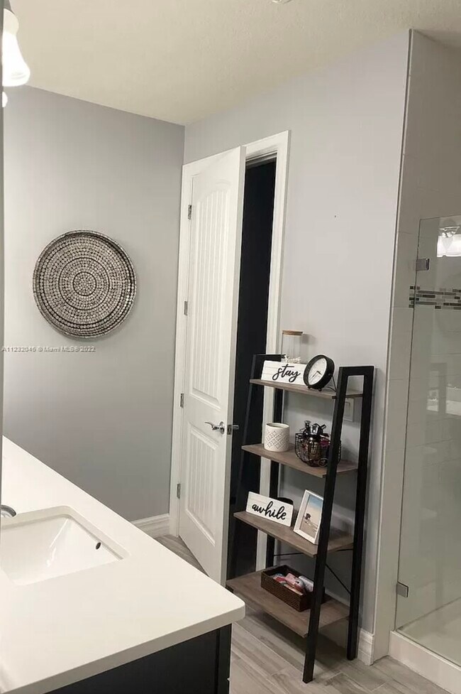 Building Photo - 4689 Eventing St