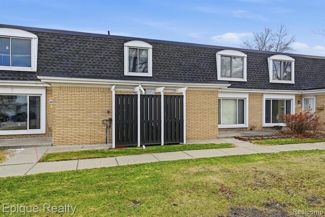 Building Photo - 29792 City Center Dr