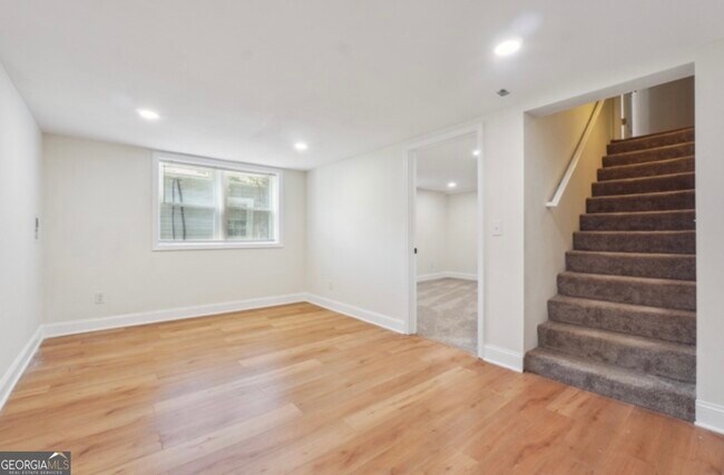 Building Photo - 267 Barfield Ave SW