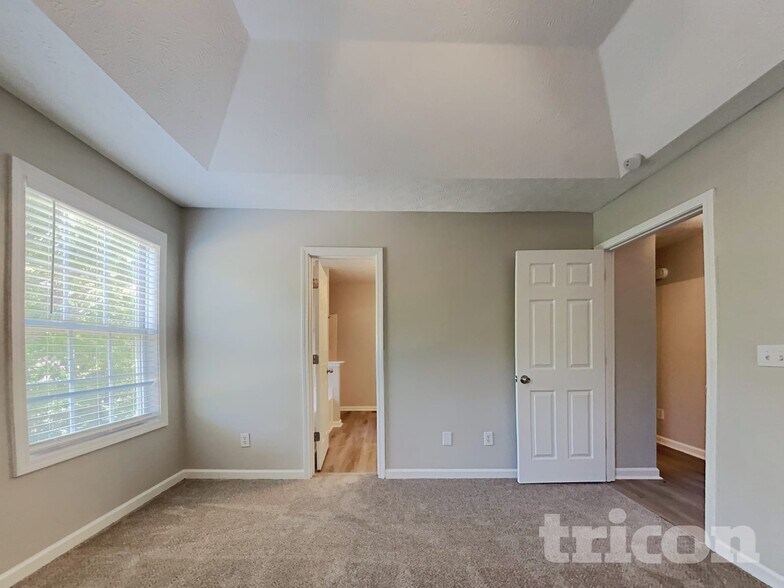 Building Photo - 15 Woodwind Dr