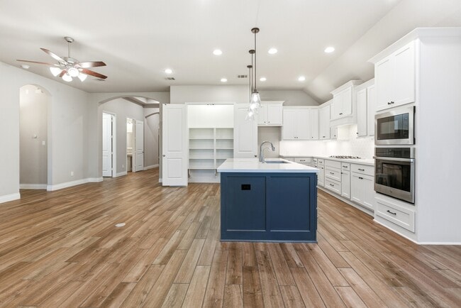 Building Photo - 6927 Pondhawk Dr