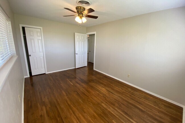 Building Photo - 4511 Scotty Dr