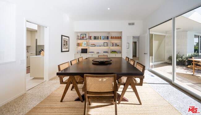 Building Photo - 1121 Loma Vista Dr