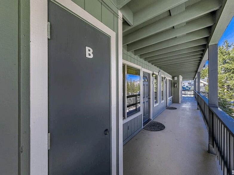 Building Photo - 360 Galaxy Ln