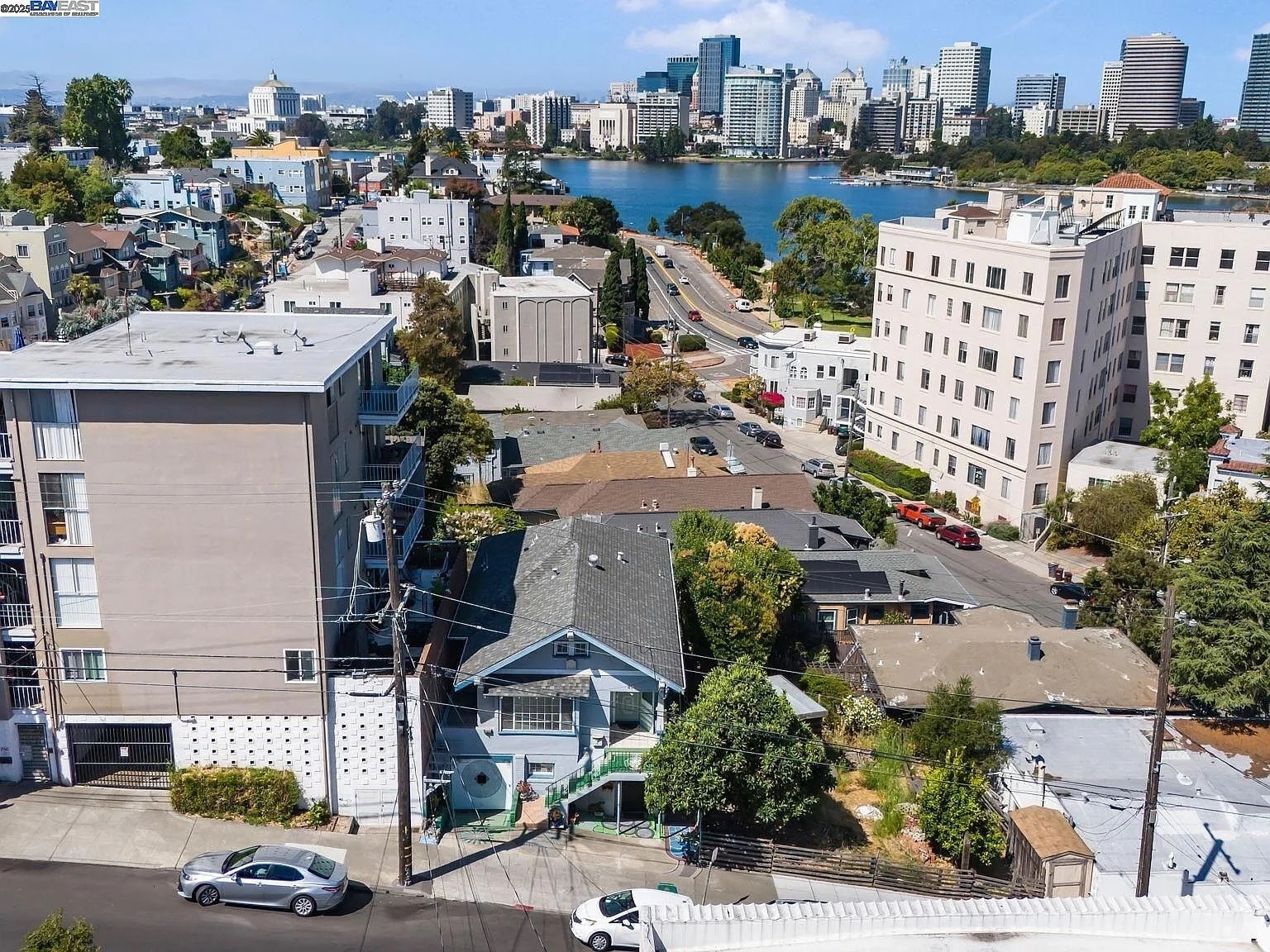 Building Photo - 473 Newton Ave