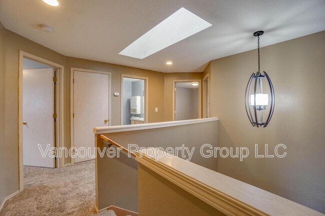 Building Photo - 5606 NE 48th Ave