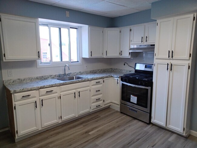 Building Photo - 6108 Durham Ave