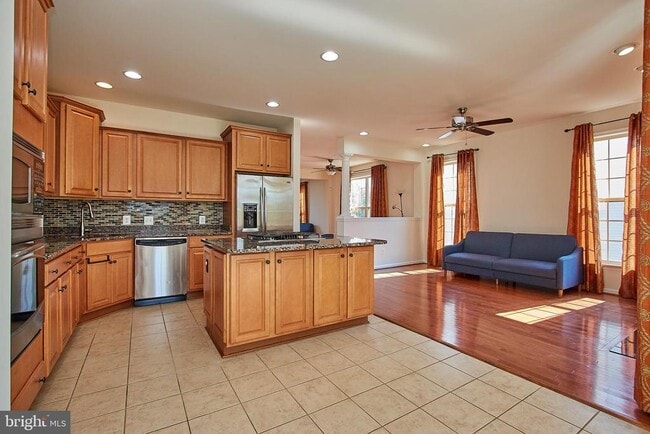 Building Photo - 42649 Macauley Place