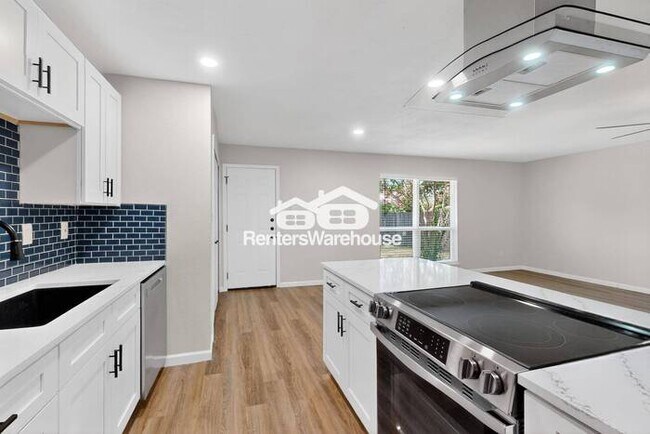 Building Photo - MOVE IN READY - 3BED/2BATH - THE COLONY, T...