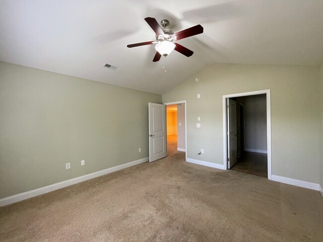 Building Photo - 57 NW Moore Farm Cir