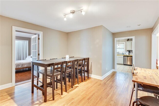 Building Photo - 1973 Desmond Dr