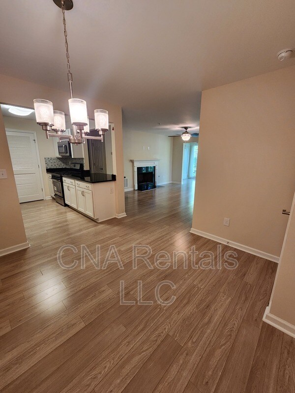 Building Photo - 807 Country Park Dr