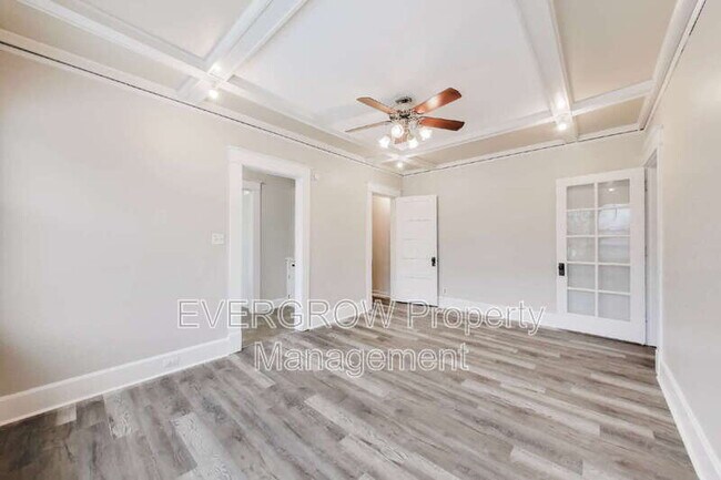 Building Photo - 945 Woodruff Place Middle Dr