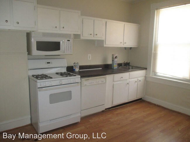 Building Photo - 111 N Ellwood Ave