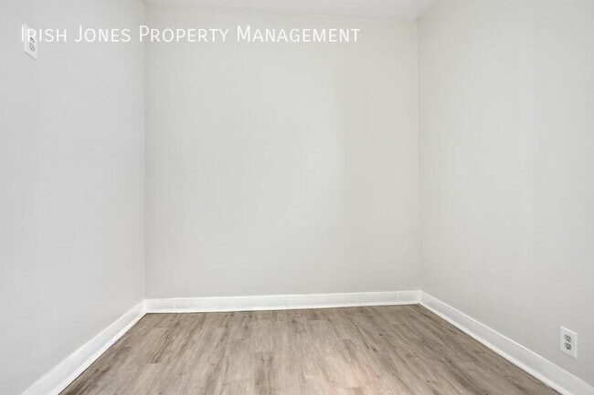 Building Photo - 84 10th St