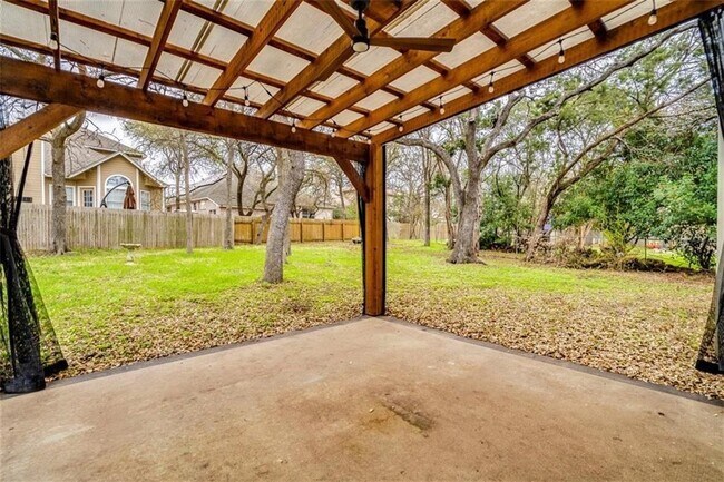 Building Photo - 7800 Lonesome Dove Cove