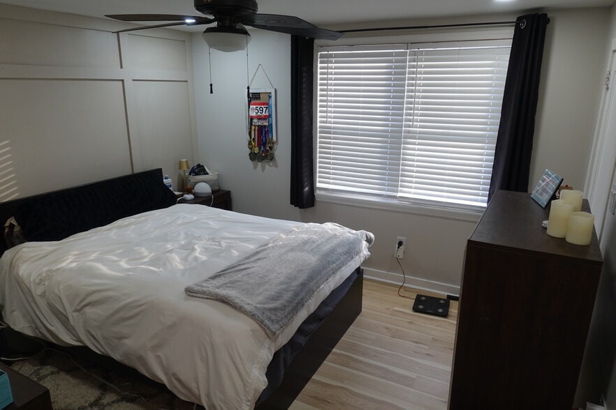 Master Bed - 829 3rd Ave