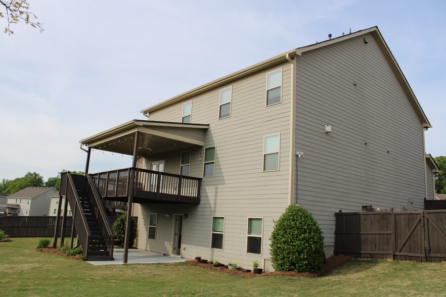 Rear side of home - 2940 Furlong Ct