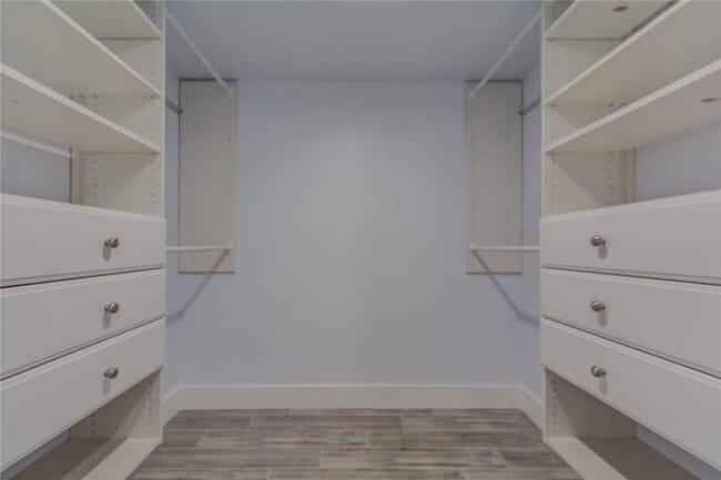 Building Photo - 625 Oaks Dr