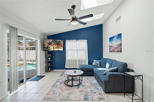 Building Photo - 5577 Sweetwater Oak Dr