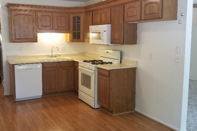 Building Photo - 1529 Cambridge Ave