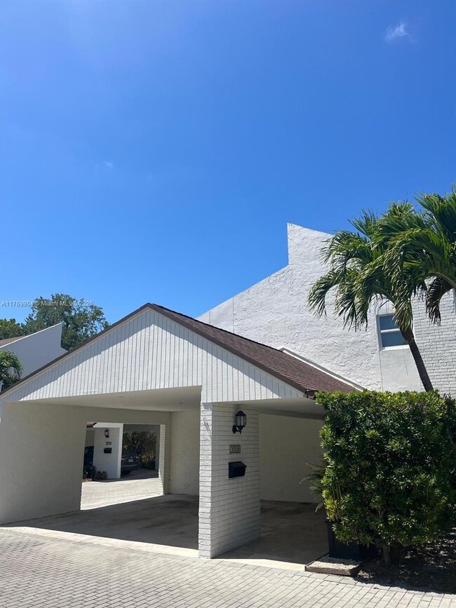 Building Photo - 7510 SW 58th Ave