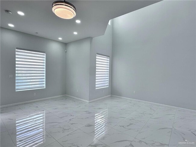 Building Photo - 21 Sunset Dr