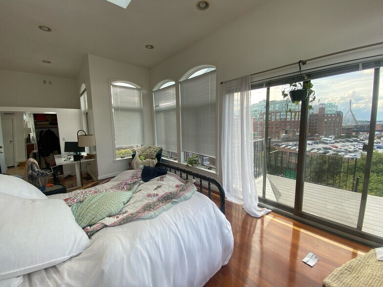 Building Photo - 21 Snow Hill St