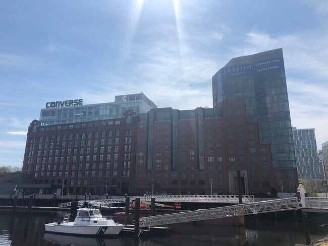 Building Photo - 100 Lovejoy Wharf
