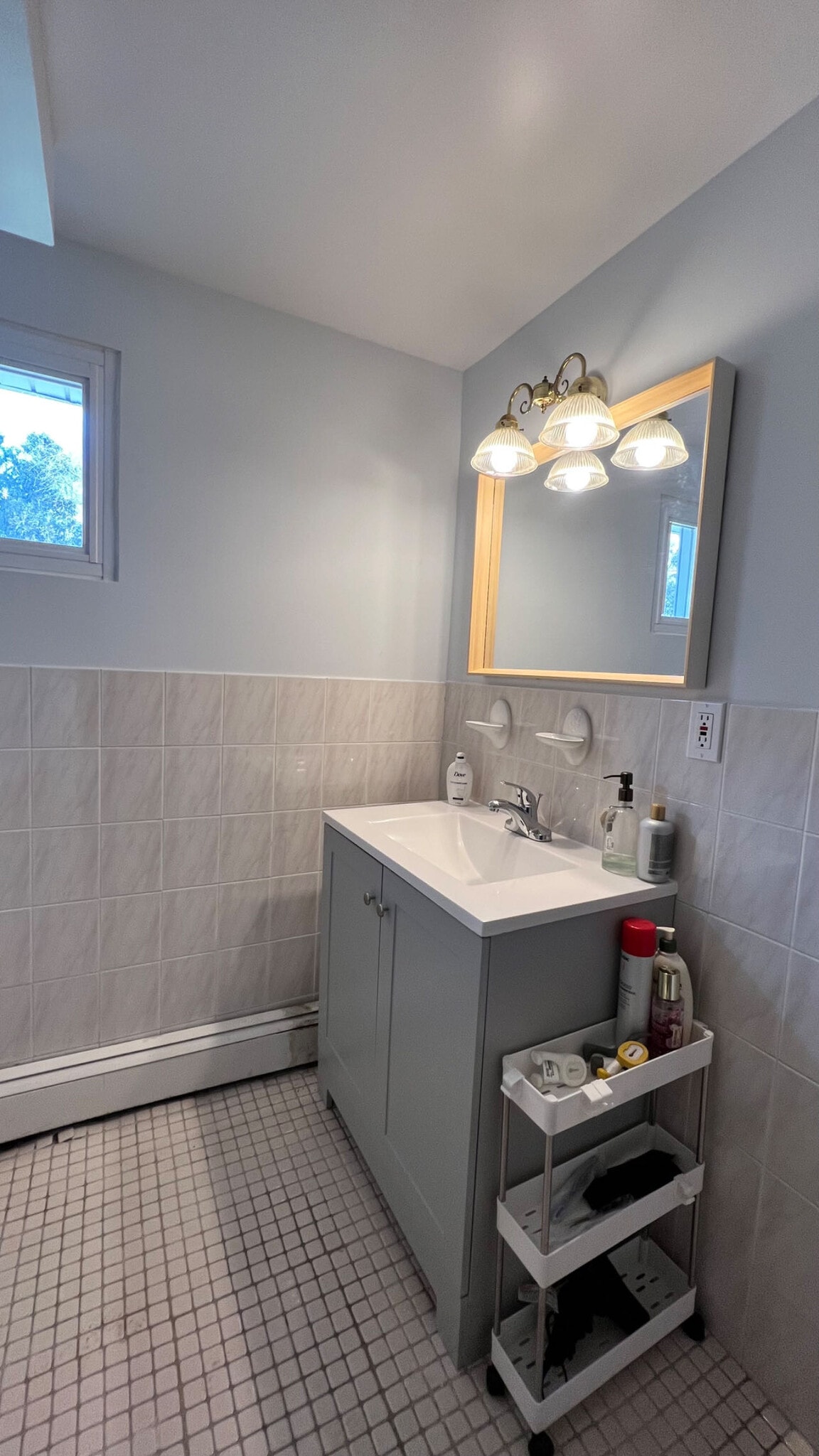 Bathroom - 66 Smith St