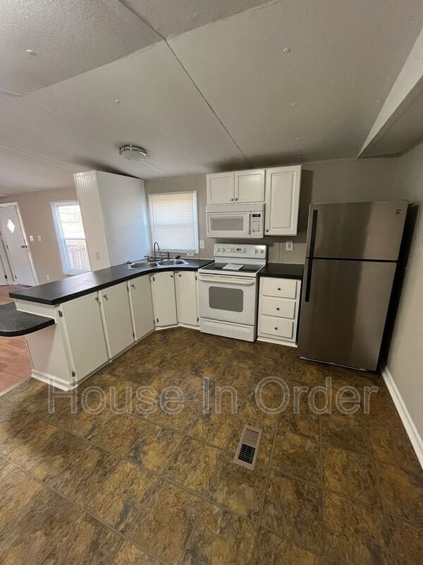 Building Photo - 5 Tre Ln