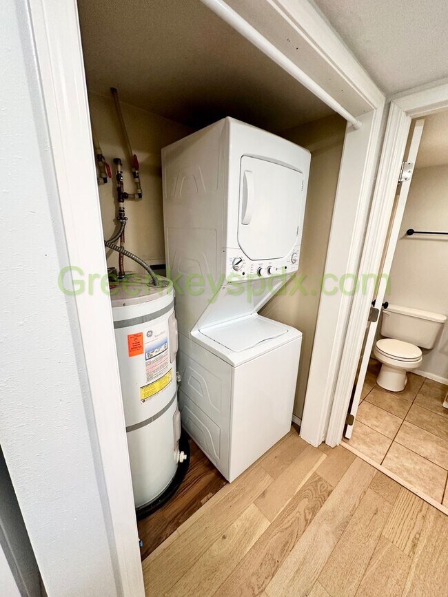 Building Photo - 10342-6935