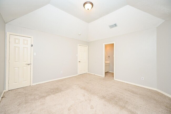 Building Photo - 8135 Cove Timbers Ln