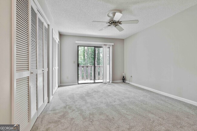 Building Photo - 36 Cobblestone Creek