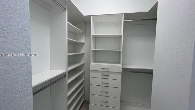 Building Photo - 3570 W 92nd Pl