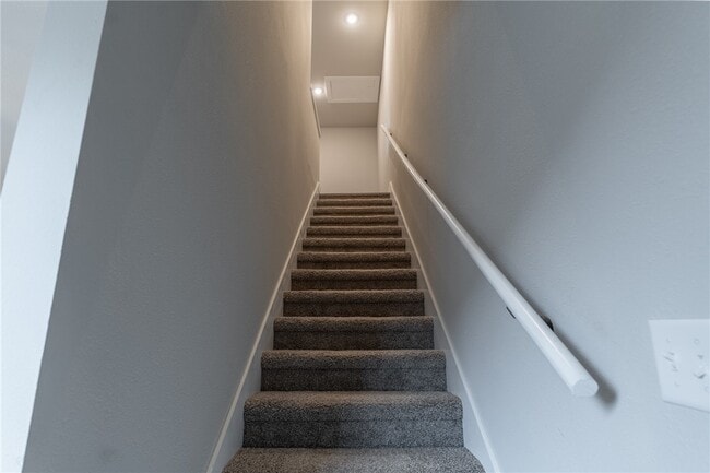 Building Photo - 1366 N Porter Rd