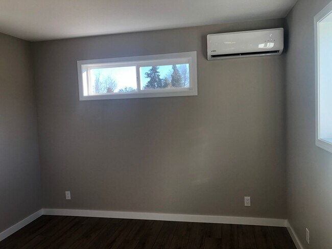 Building Photo - Beautiful 1 bedroom 1 bath house in Springfield!