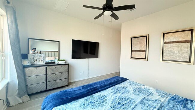 Building Photo - 388 Pisa Ln