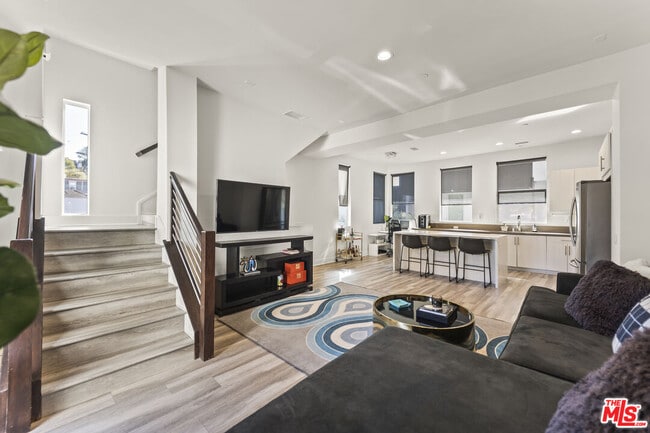 Building Photo - 2201 Polyscope Pl