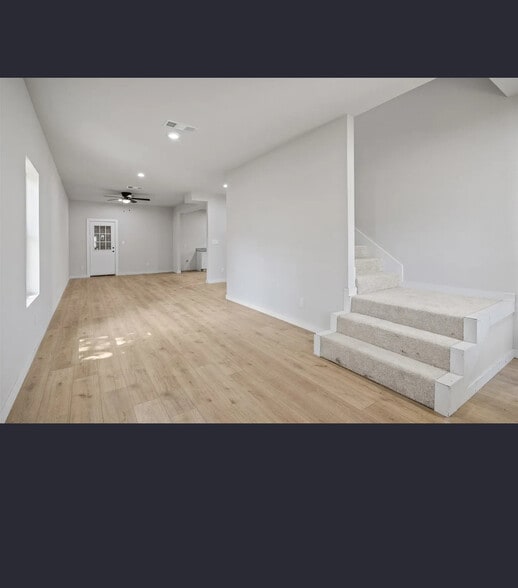 Large living and kitchen area - 3315 Rutledge St