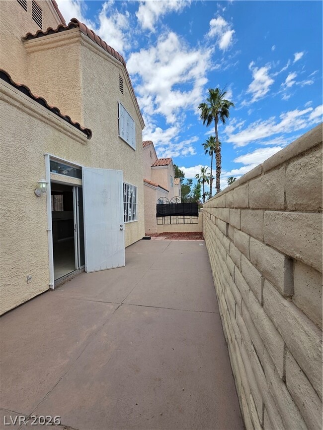 Building Photo - 2524 Silver Shadow Dr