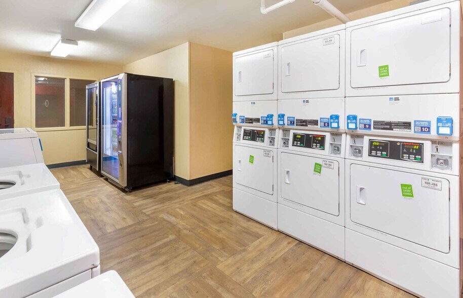 Building Photo - Furnished Studio-Wilmington - New Centre Drive