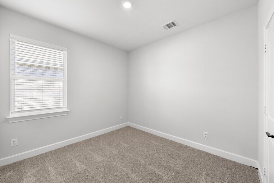 Building Photo - 1016 Cedar St