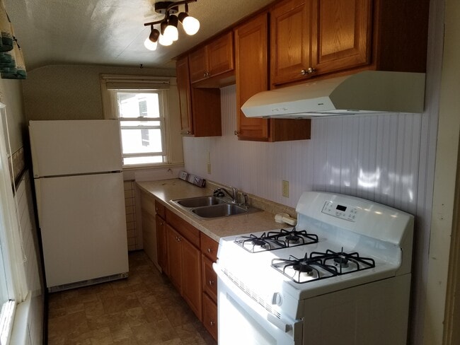 Building Photo - 622 W 18th St