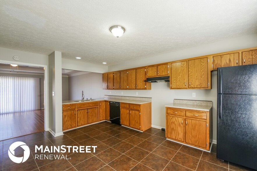 Building Photo - 5220 Plume Dr