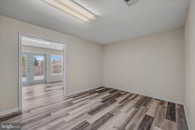 Building Photo - 36 Bruce Dr