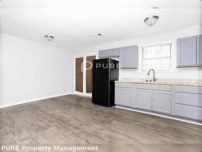 Building Photo - 6528 Buffington Rd