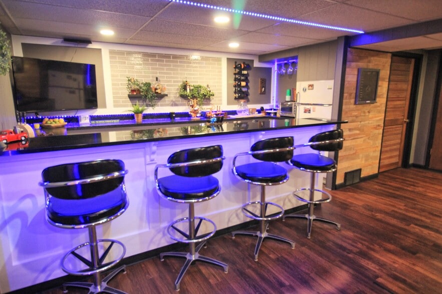 Building Photo - 12049 W Grange Ave